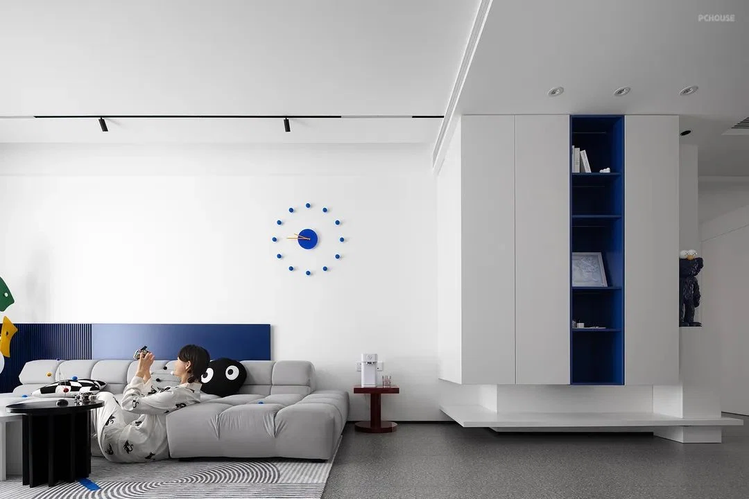 『现代简约』130㎡纯净白+克莱因蓝的化学反应,用心感知