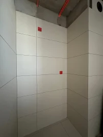泥作收边与检修口