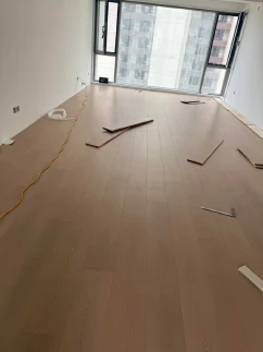 地板拼缝与伸缩缝